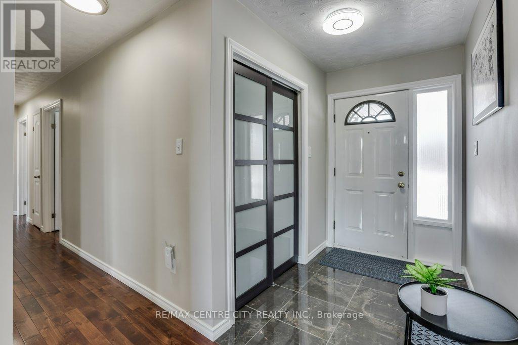 34135 Talbot Line, Southwold, Ontario  N0L 2E0 - Photo 5 - X12796552