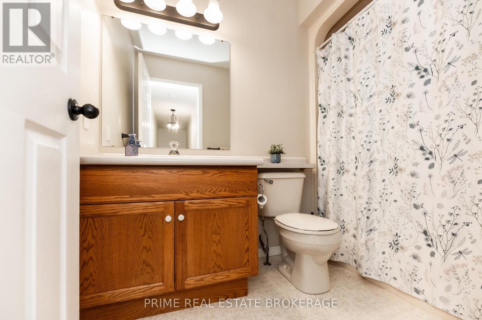 Photo 26 of 41 for 16 Timberlane Crescent