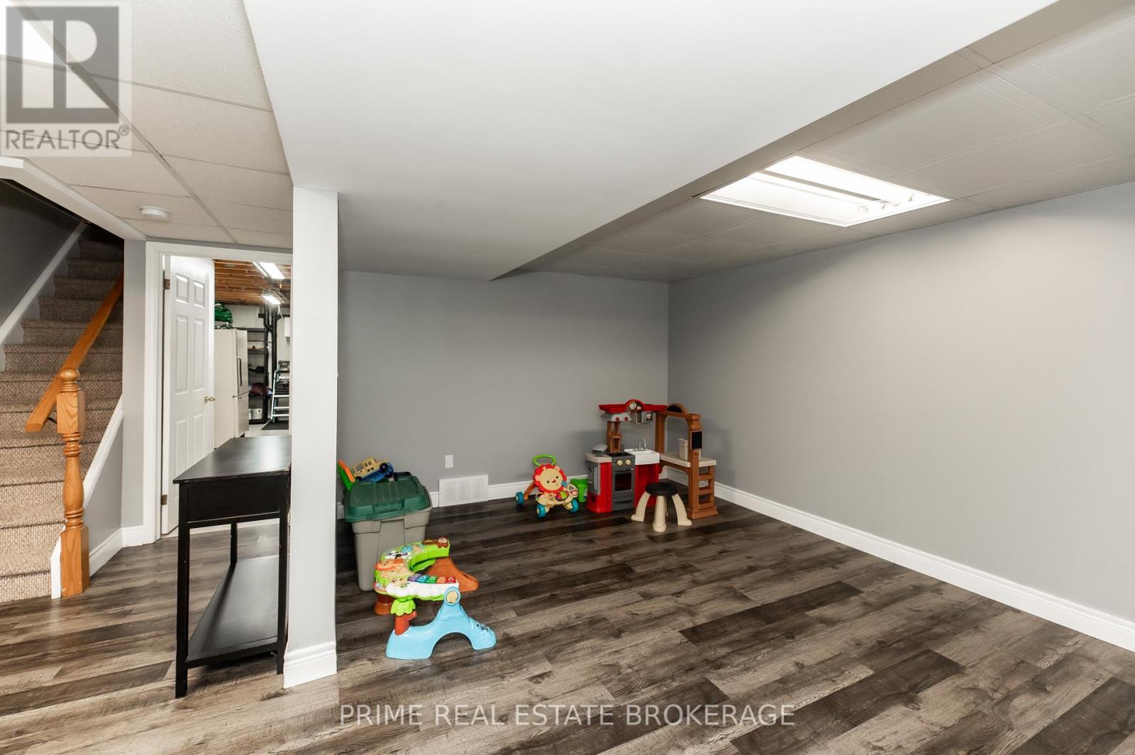 Photo 31 of 41 for 16 Timberlane Crescent