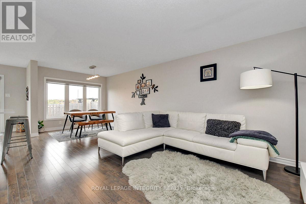 356 Axis Way, Ottawa, Ontario  K1W 0J9 - Photo 4 - X12796466