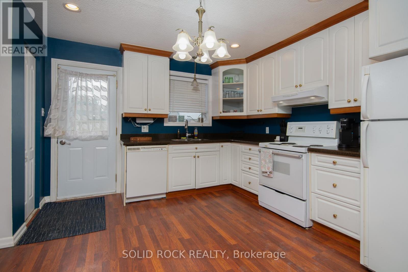 412 Montreal Road, Ottawa, Ontario  K1K 0V4 - Photo 10 - X12796482