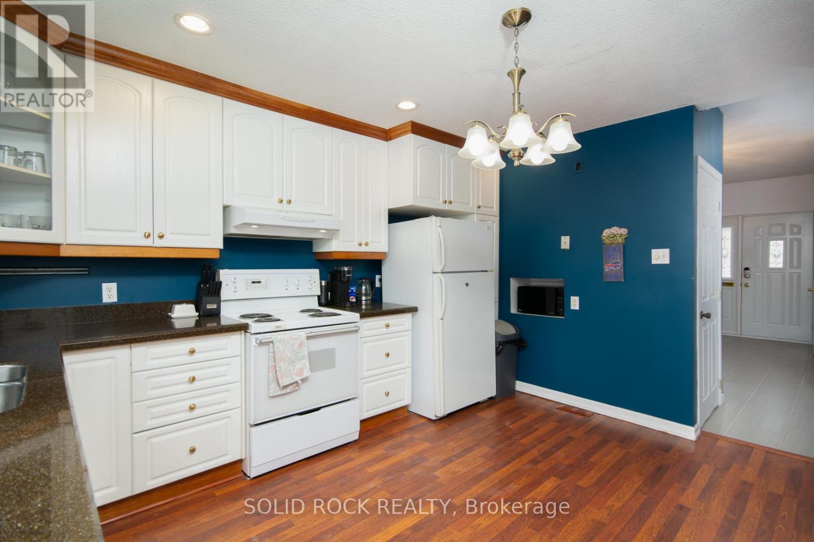 412 Montreal Road, Ottawa, Ontario  K1K 0V4 - Photo 11 - X12796482