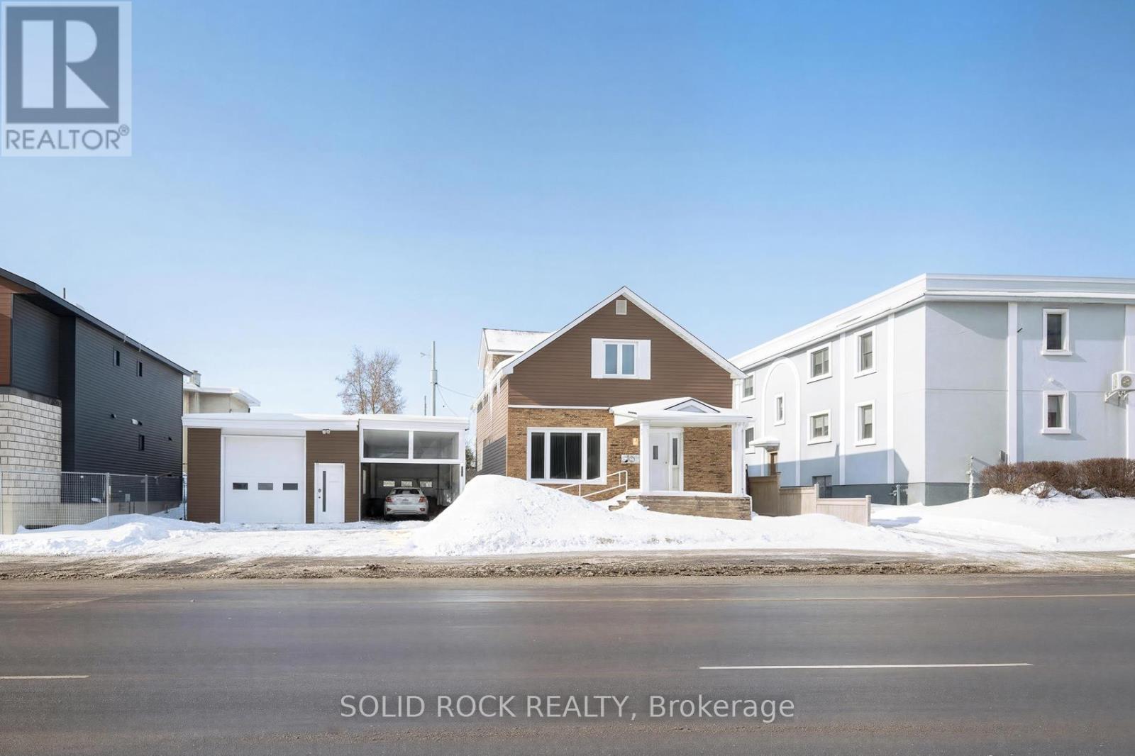 412 Montreal Road, Ottawa, Ontario  K1K 0V4 - Photo 2 - X12796482