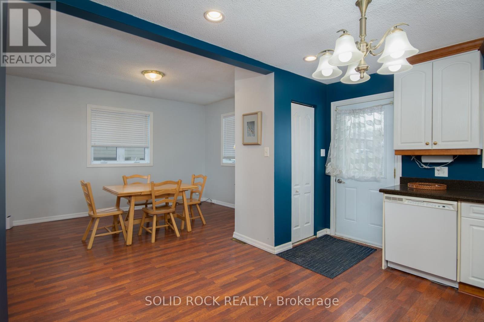 412 Montreal Road, Ottawa, Ontario  K1K 0V4 - Photo 12 - X12796486