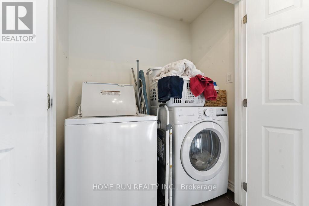 358 Meadowbreeze Drive, Ottawa, Ontario  K2M 0K3 - Photo 16 - X12796574