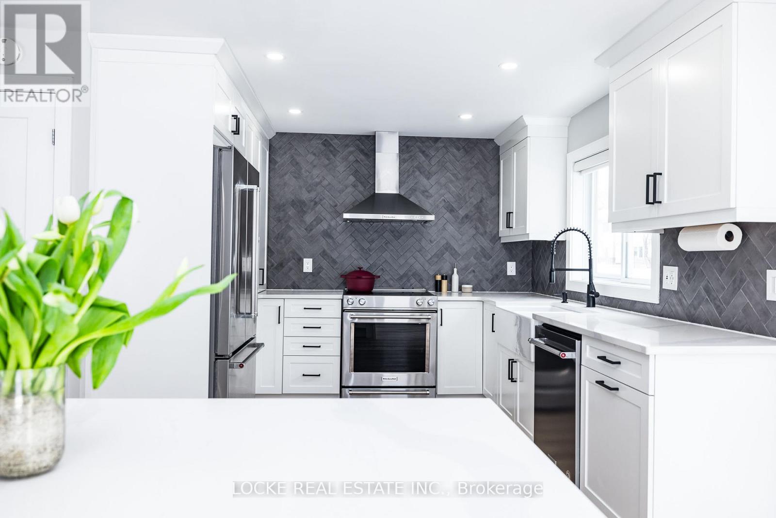 6066 Ridgelea Place, Ottawa, Ontario  K1C 5P8 - Photo 10 - X12796604