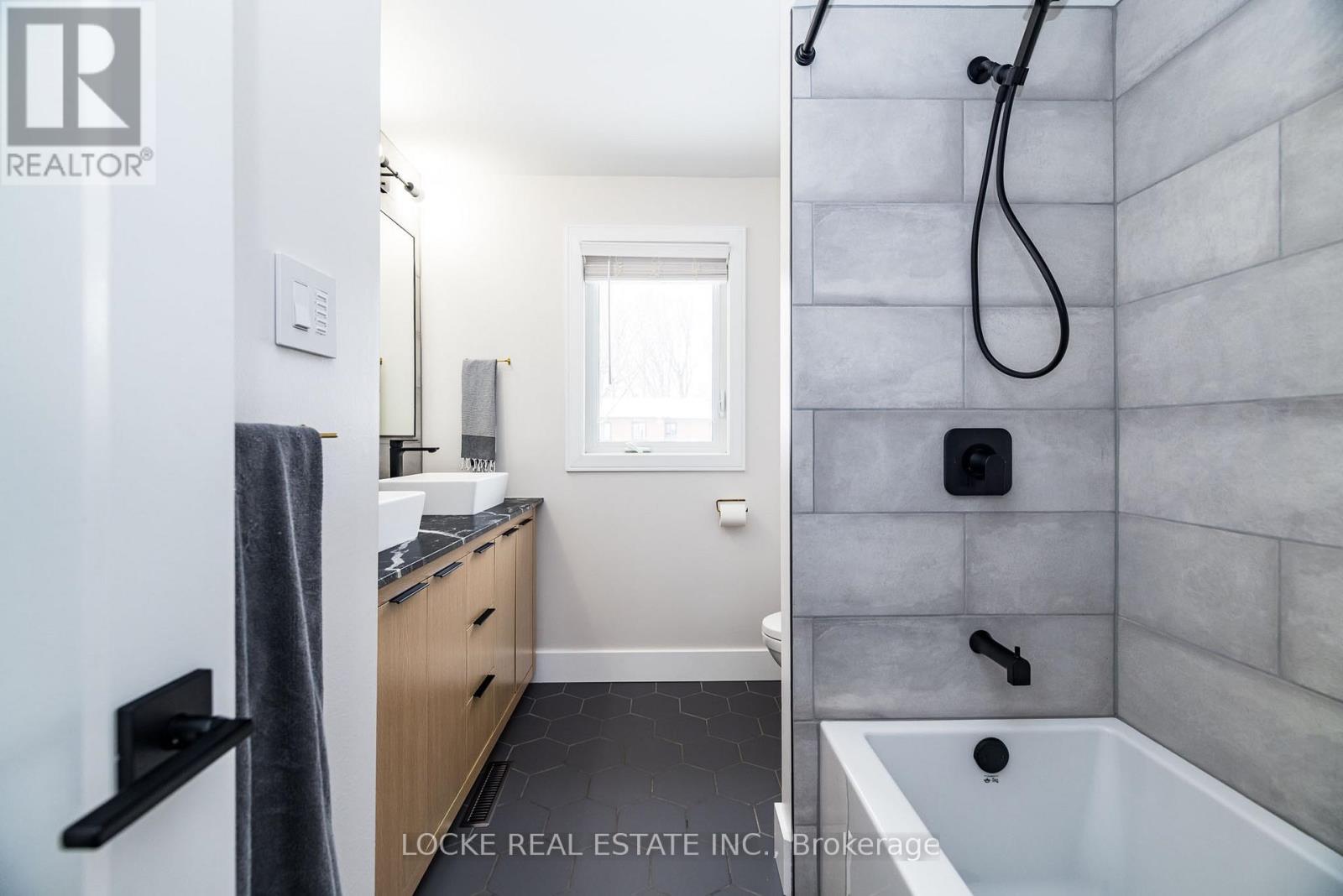 6066 Ridgelea Place, Ottawa, Ontario  K1C 5P8 - Photo 33 - X12796604