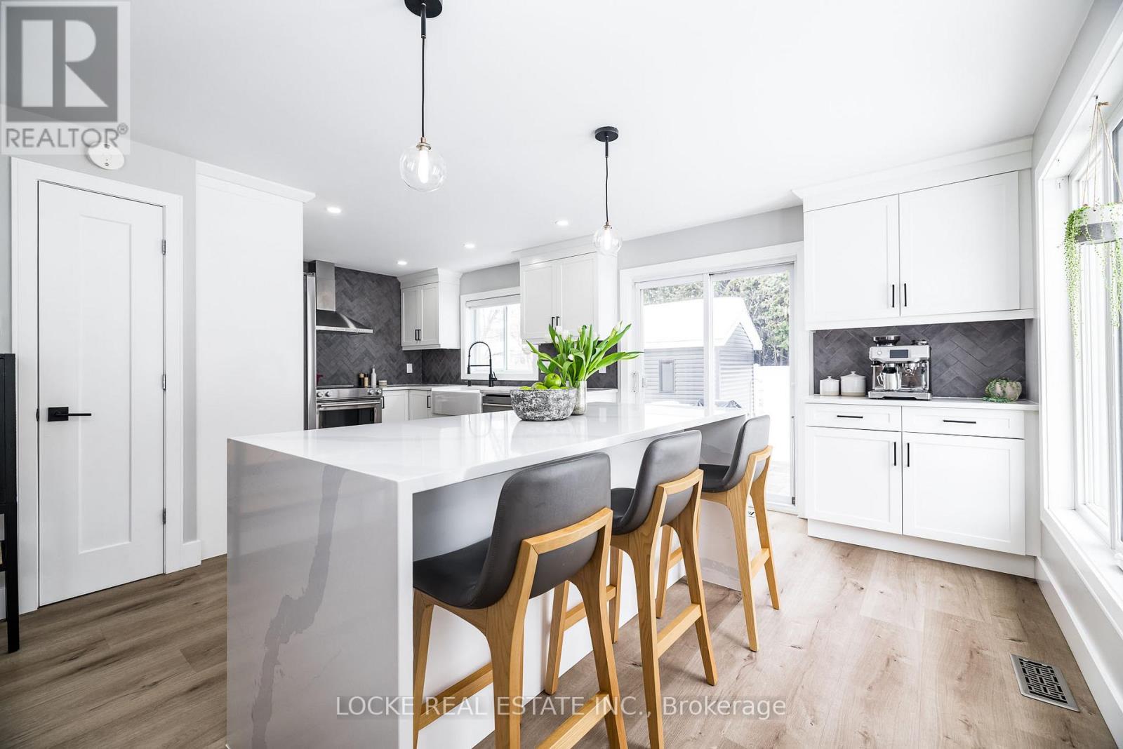 6066 Ridgelea Place, Ottawa, Ontario  K1C 5P8 - Photo 8 - X12796604