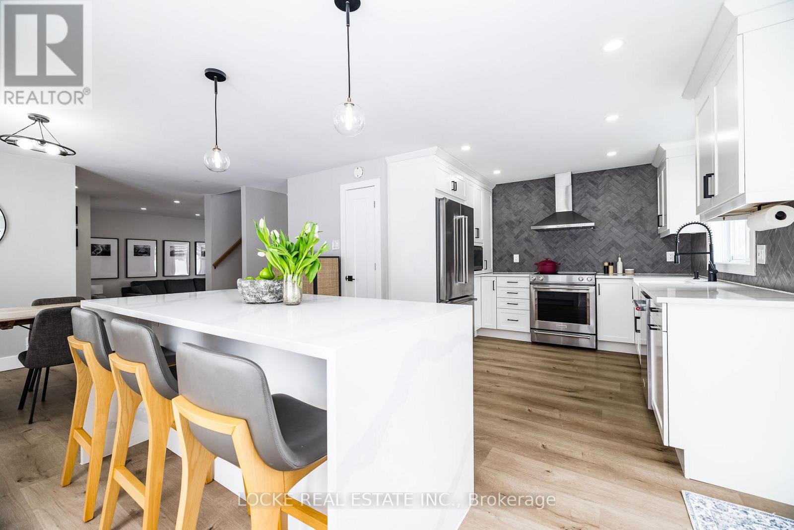 6066 Ridgelea Place, Ottawa, Ontario  K1C 5P8 - Photo 9 - X12796604