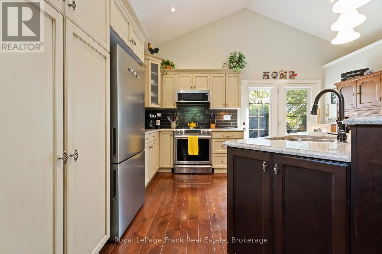 61 Frontier Drive, Niagara-On-The-Lake, Ontario  L0S 1J0 - Photo 14 - X12792488