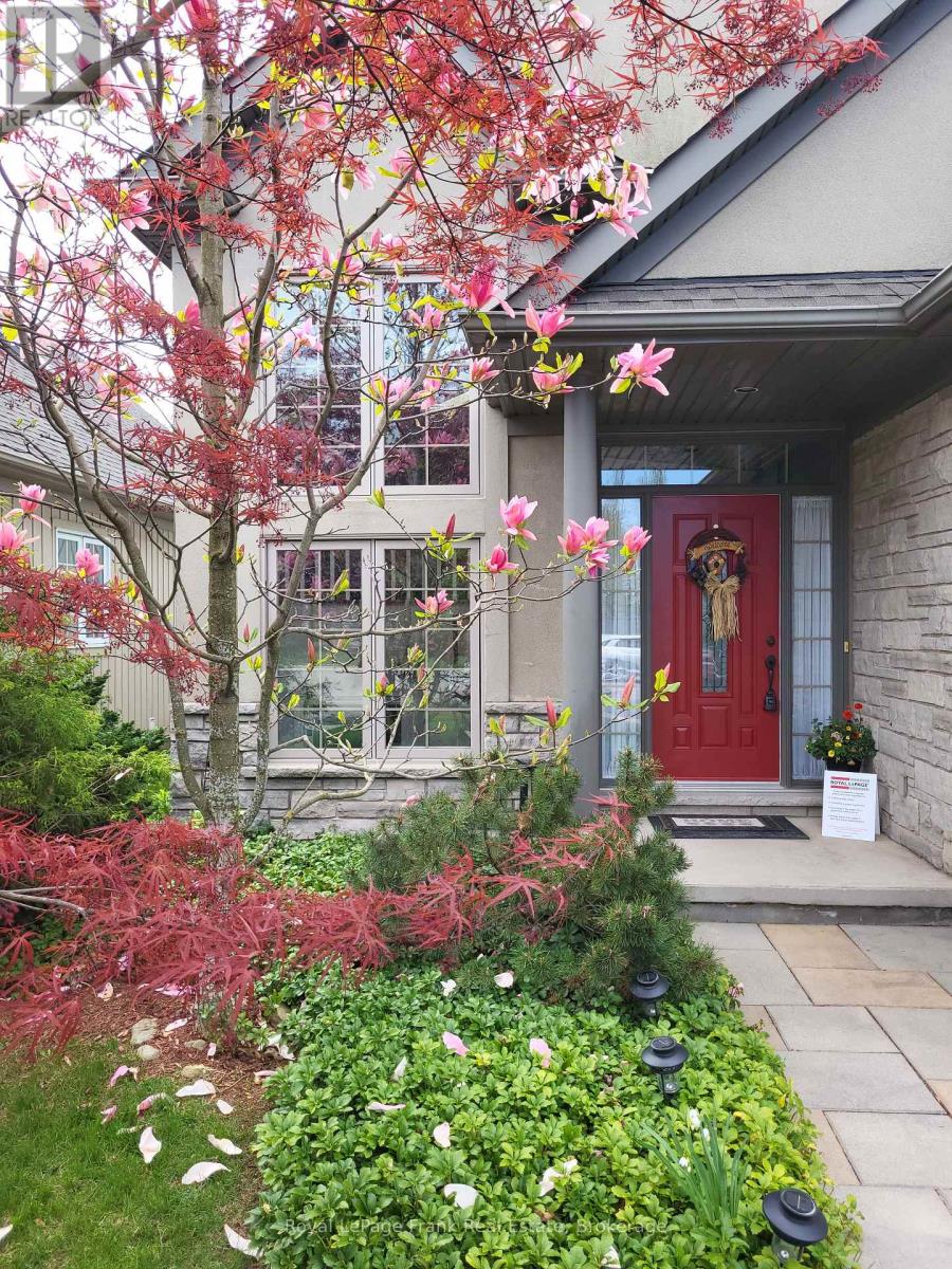 61 Frontier Drive, Niagara-On-The-Lake, Ontario  L0S 1J0 - Photo 3 - X12792488