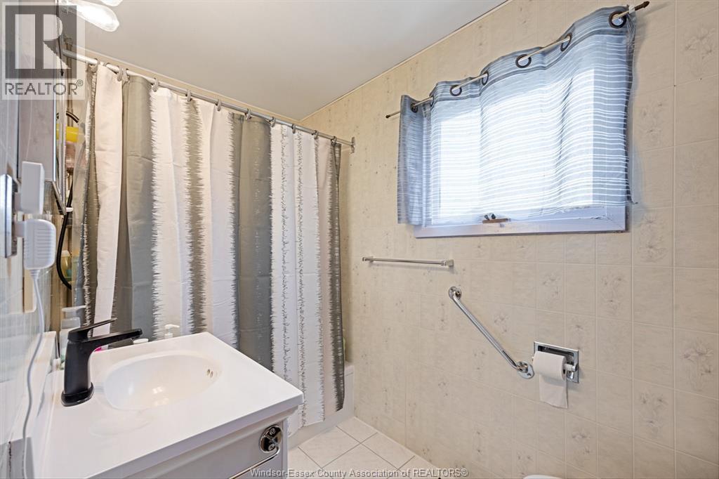 11938 Intersection Road, Tecumseh, Ontario N8N 0H6 - Photo 9 - 26003423