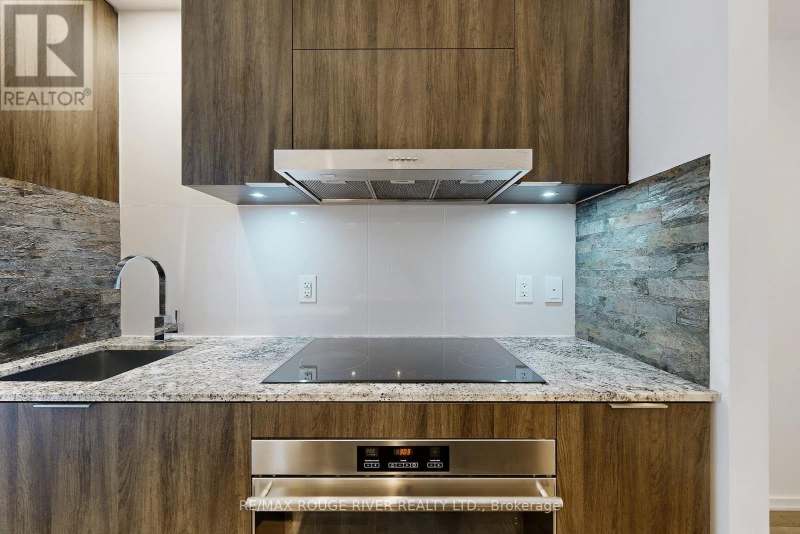 3211 - 1 Bloor Street E, Toronto, Ontario  M4W 1A9 - Photo 17 - C12796508