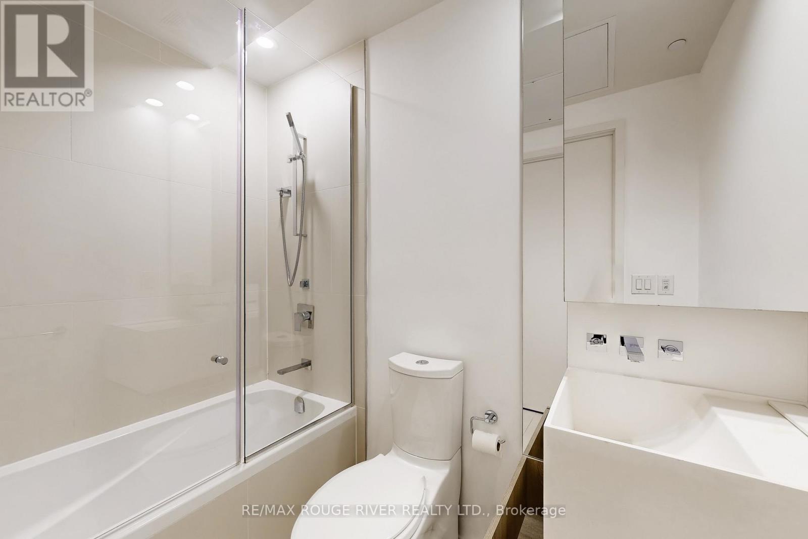 3211 - 1 Bloor Street E, Toronto, Ontario  M4W 1A9 - Photo 24 - C12796508