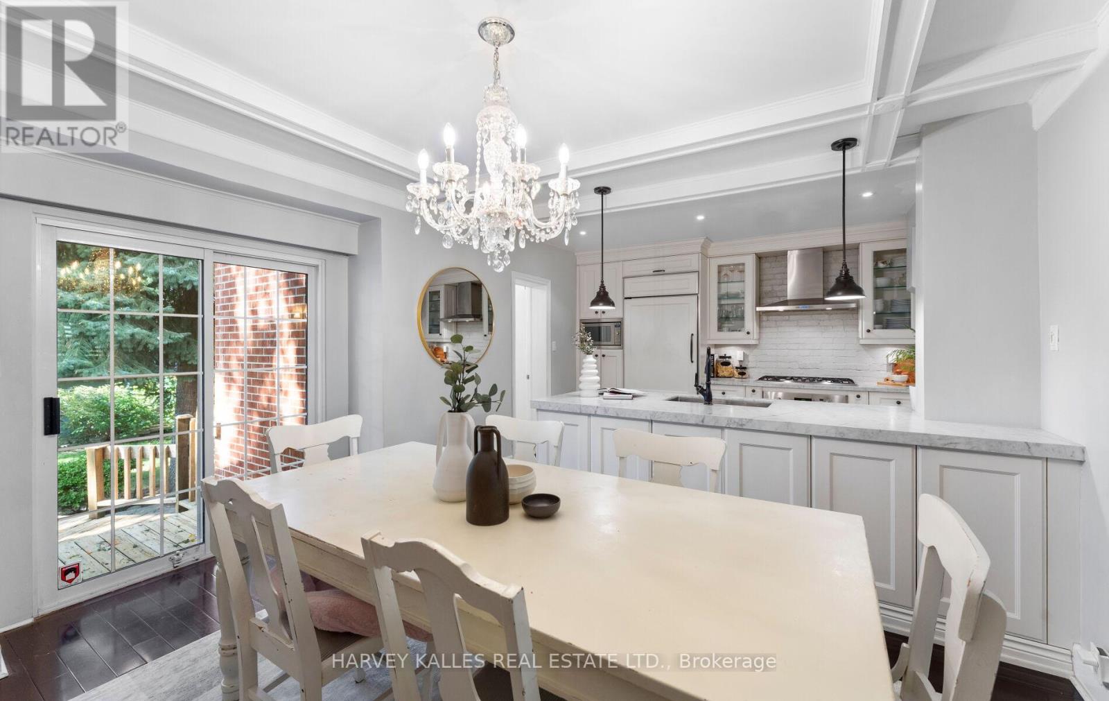 306 Wychwood Avenue, Toronto, Ontario  M6C 2T8 - Photo 8 - C12796550