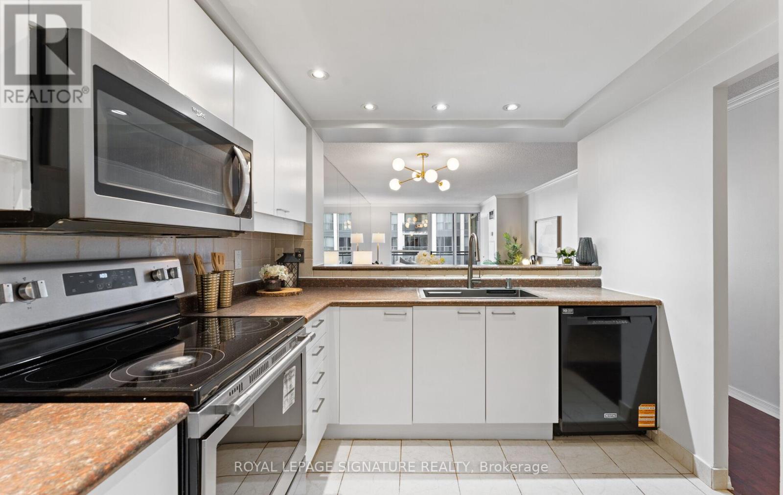 1102 - 18 Hollywood Avenue, Toronto, Ontario  M2M 6P5 - Photo 13 - C12796554