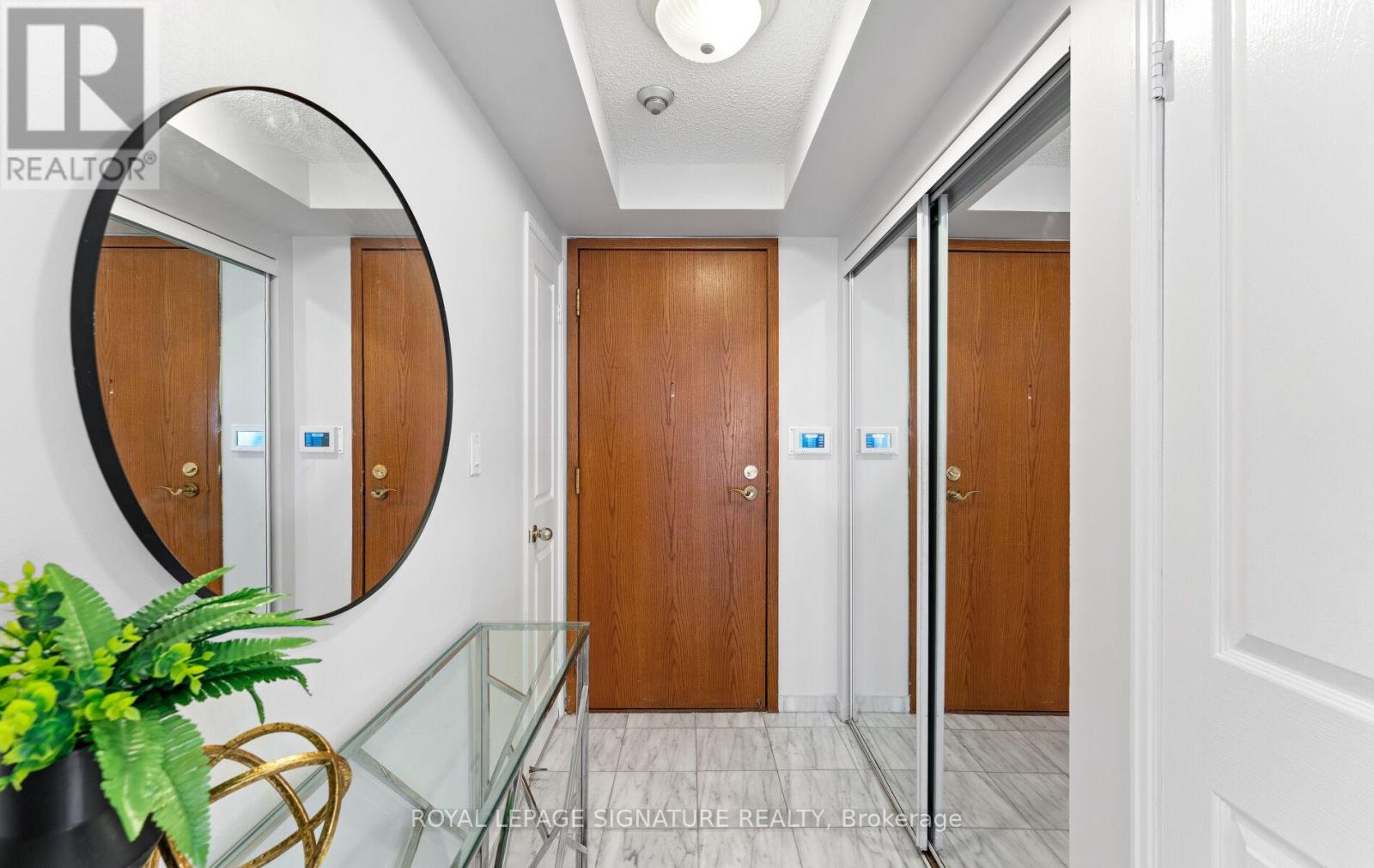 1102 - 18 Hollywood Avenue, Toronto, Ontario  M2M 6P5 - Photo 3 - C12796554