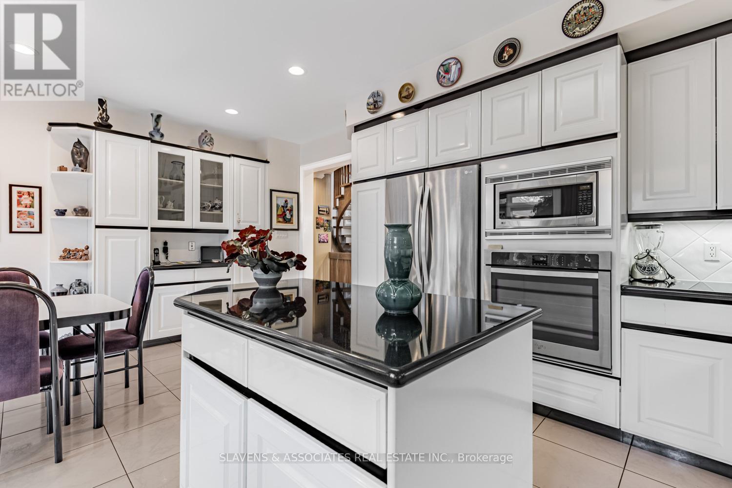 221 Pleasant Avenue, Toronto, Ontario  M2M 1M6 - Photo 12 - C12796586