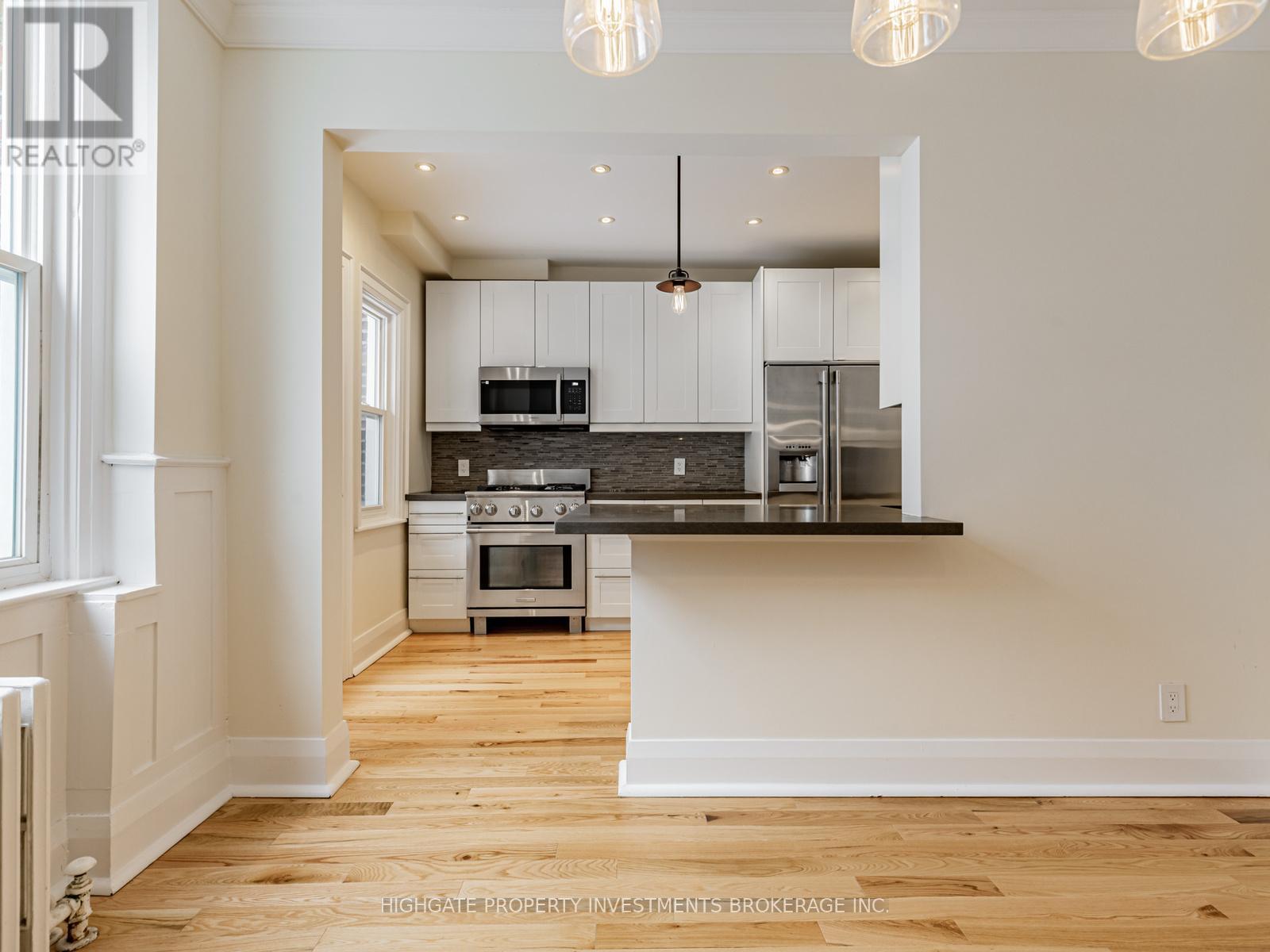 179 Castlefield Avenue, Toronto, Ontario  M4R 1G6 - Photo 6 - C12796598