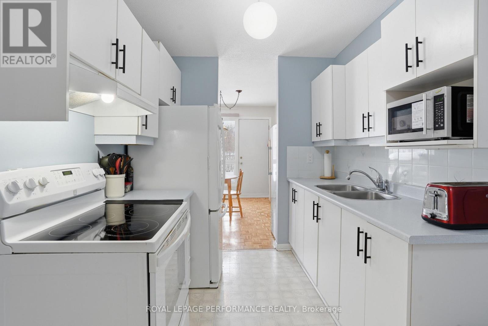 94 - 249 Romulus Private, Ottawa, Ontario K1K 3Y2 - Photo 11 - X12796578