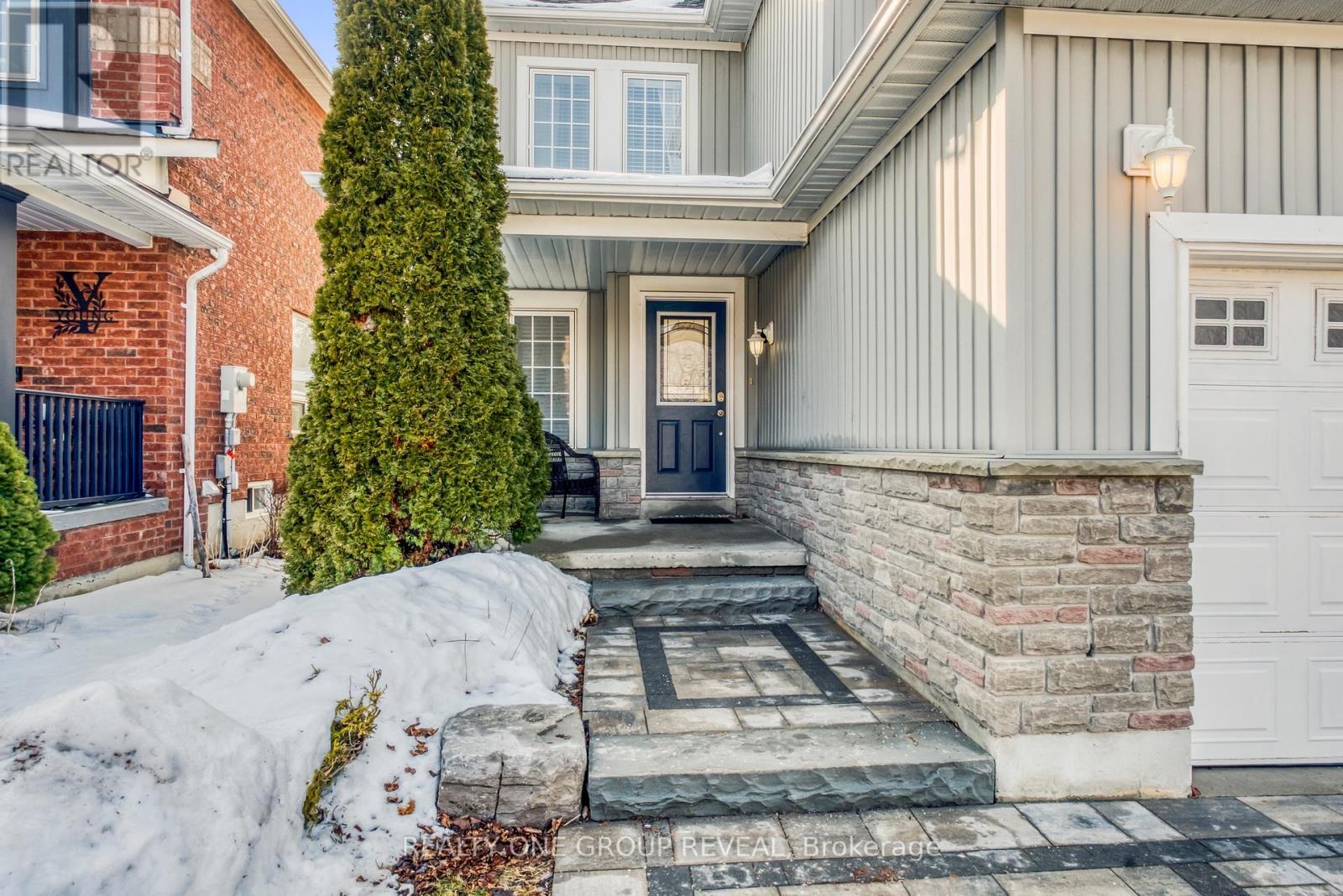 18 Harmer Drive, Clarington, Ontario  L1B 1M5 - Photo 4 - E12796524