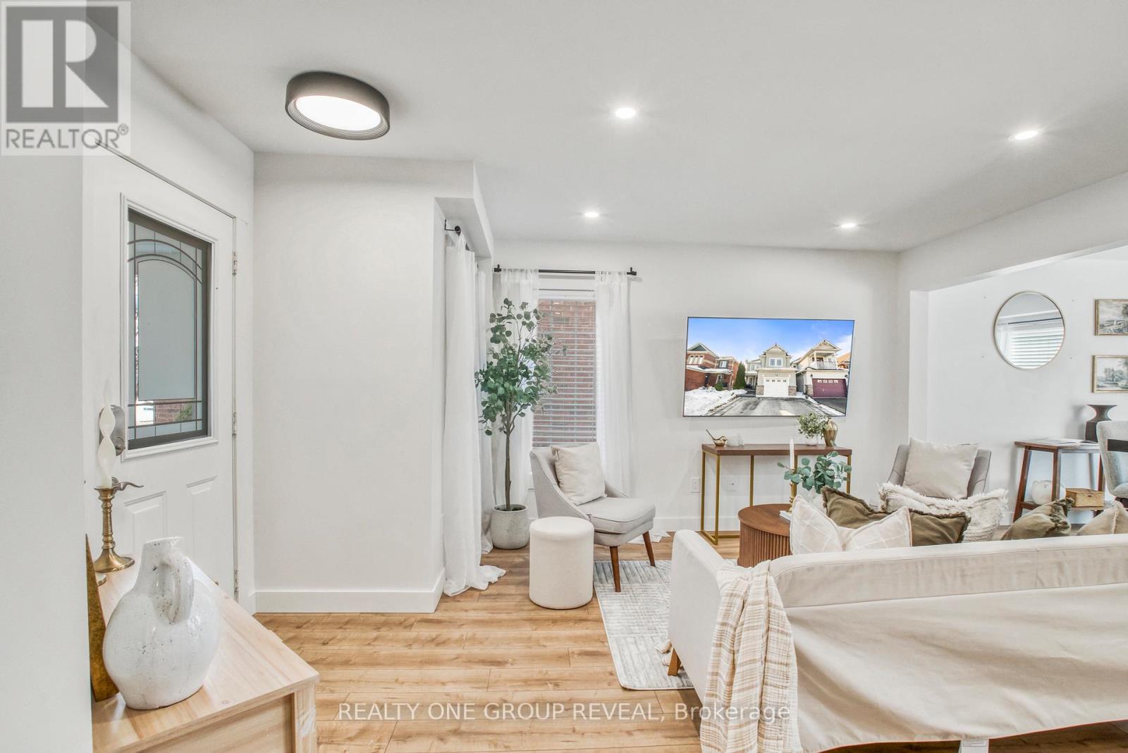 18 Harmer Drive, Clarington, Ontario  L1B 1M5 - Photo 8 - E12796524