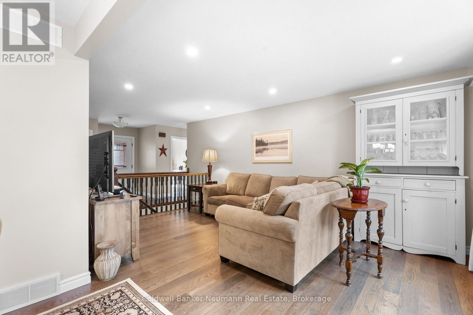 28 Keating Drive, Centre Wellington, Ontario  N0B 1S0 - Photo 11 - X12794786