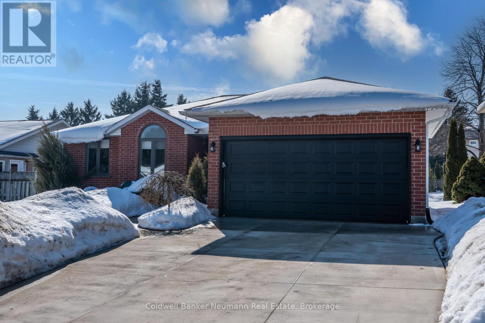 28 Keating Drive, Centre Wellington, Ontario  N0B 1S0 - Photo 2 - X12794786