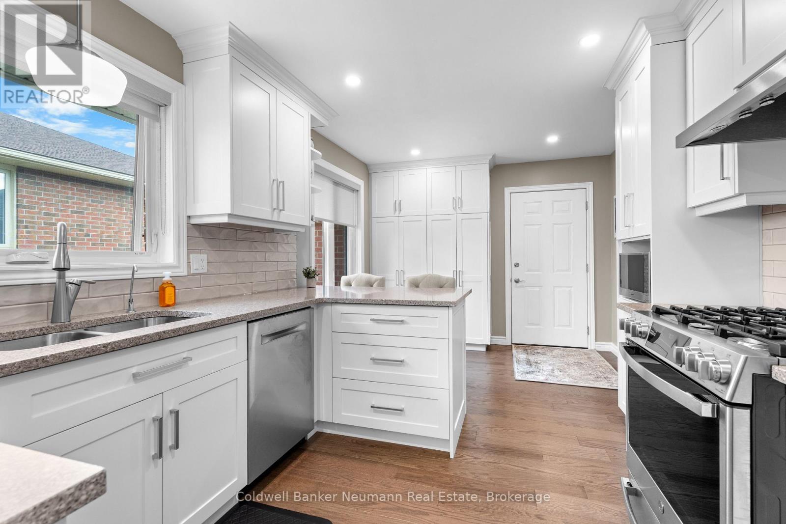 28 Keating Drive, Centre Wellington, Ontario  N0B 1S0 - Photo 7 - X12794786