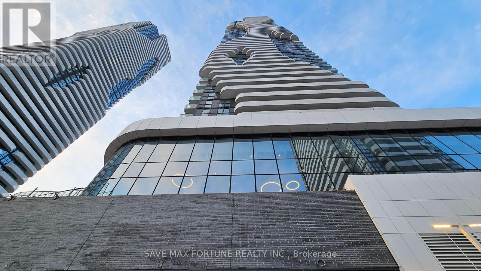 5710 - 8 Interchange Way, Vaughan, Ontario  L4K 0R2 - Photo 1 - N12796516