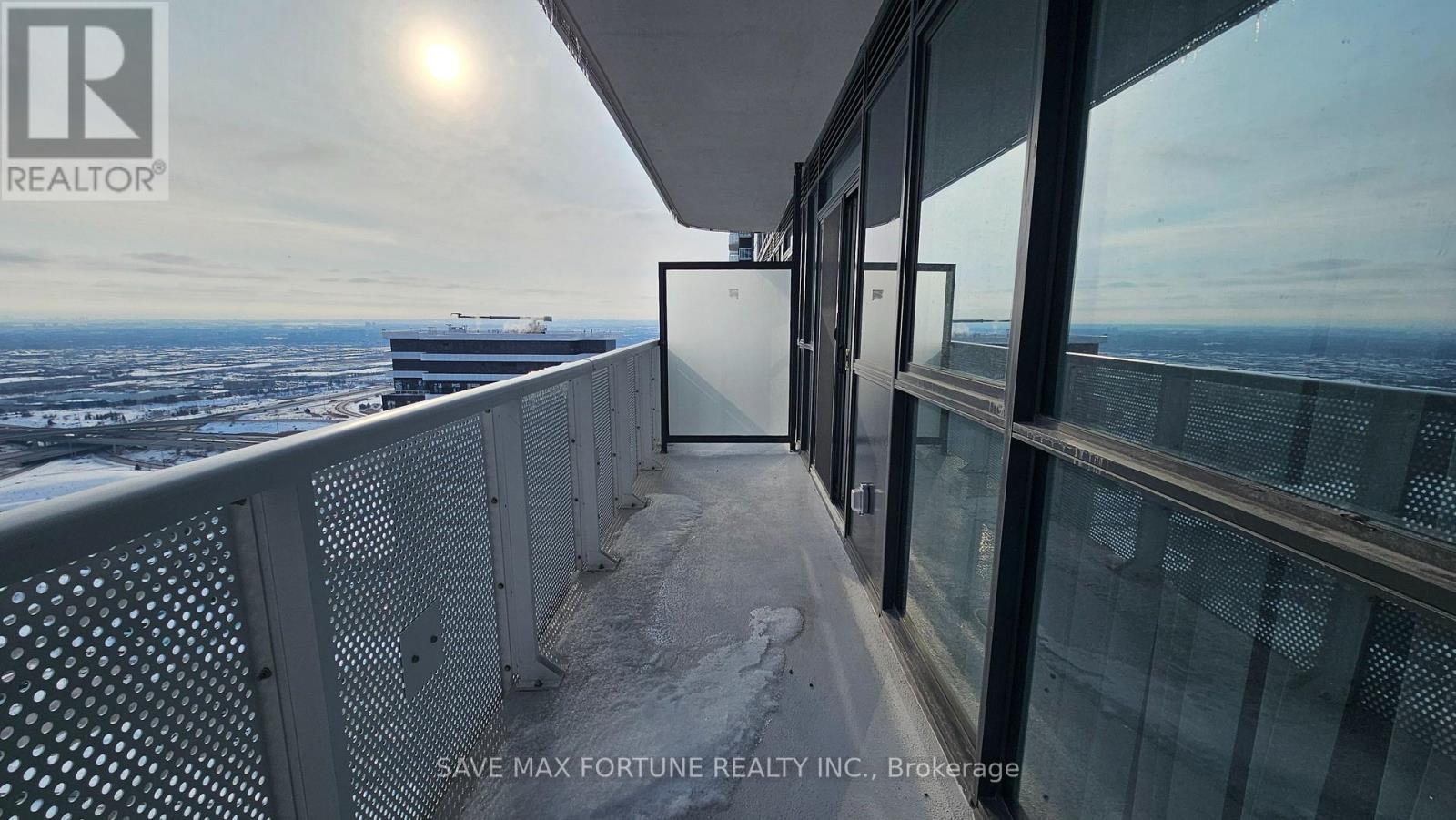 5710 - 8 Interchange Way, Vaughan, Ontario  L4K 0R2 - Photo 11 - N12796516