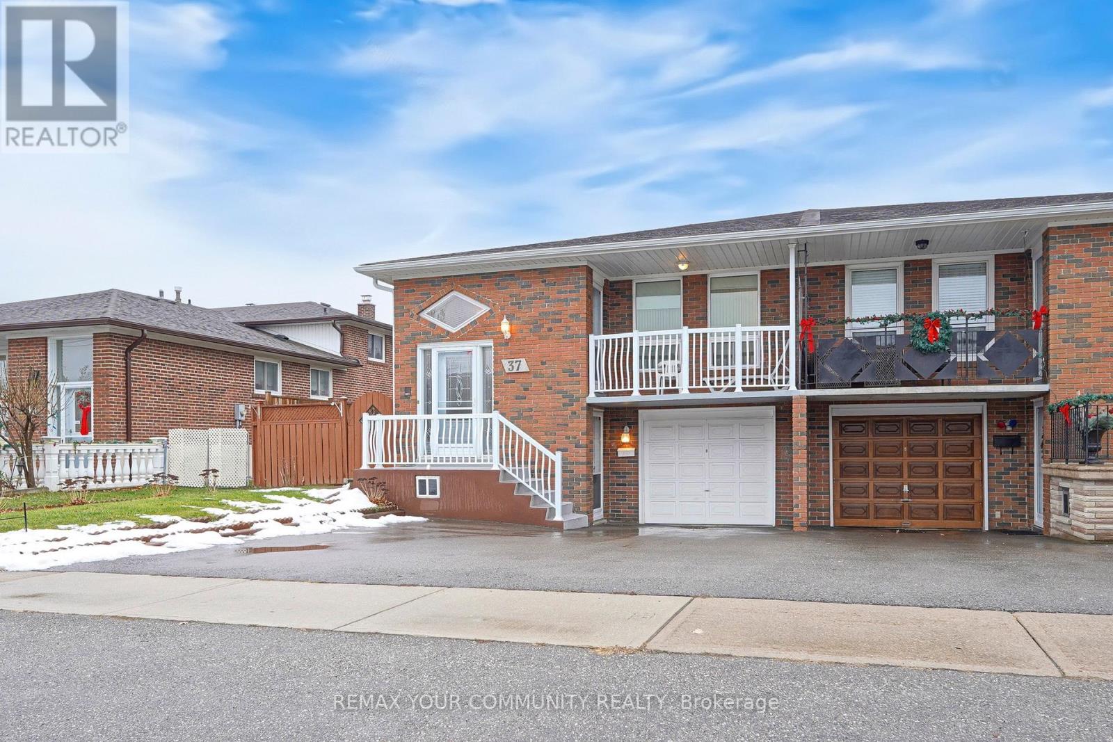 37 Marilyn Place, Vaughan, Ontario  L4L 2C2 - Photo 2 - N12796570