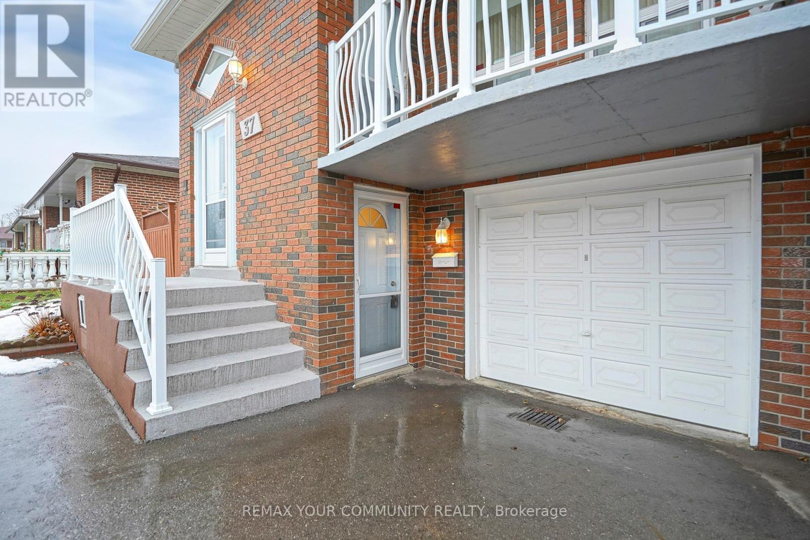 37 Marilyn Place, Vaughan, Ontario  L4L 2C2 - Photo 3 - N12796570