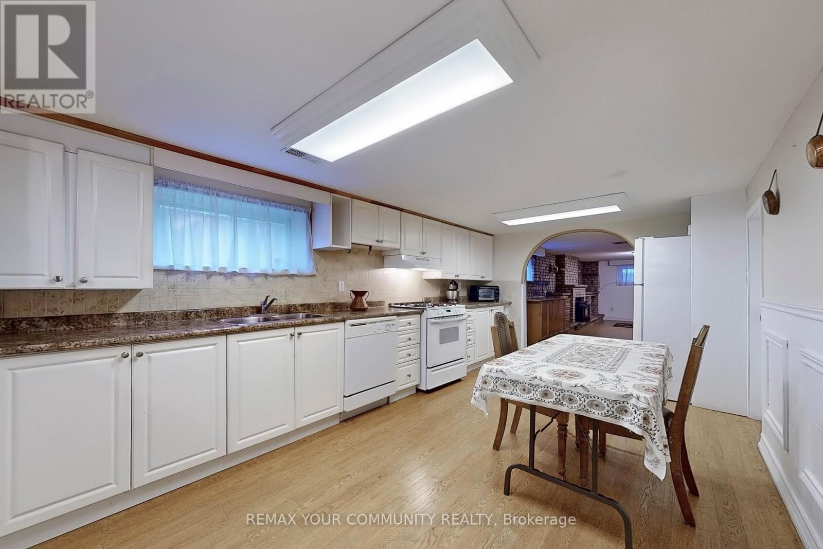 37 Marilyn Place, Vaughan, Ontario  L4L 2C2 - Photo 30 - N12796570