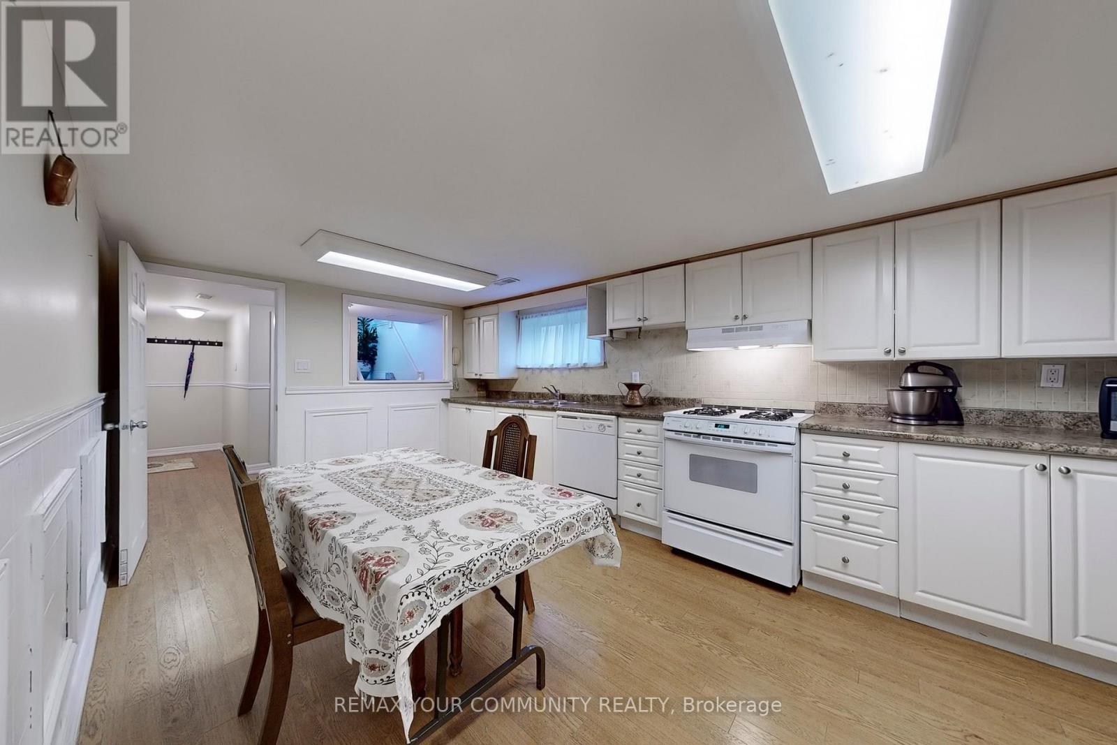 37 Marilyn Place, Vaughan, Ontario  L4L 2C2 - Photo 31 - N12796570