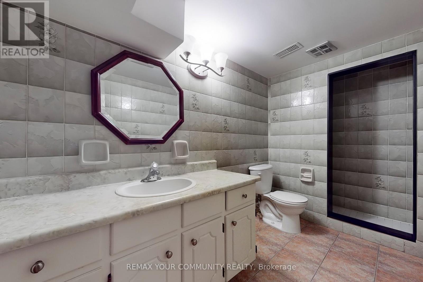 37 Marilyn Place, Vaughan, Ontario  L4L 2C2 - Photo 33 - N12796570