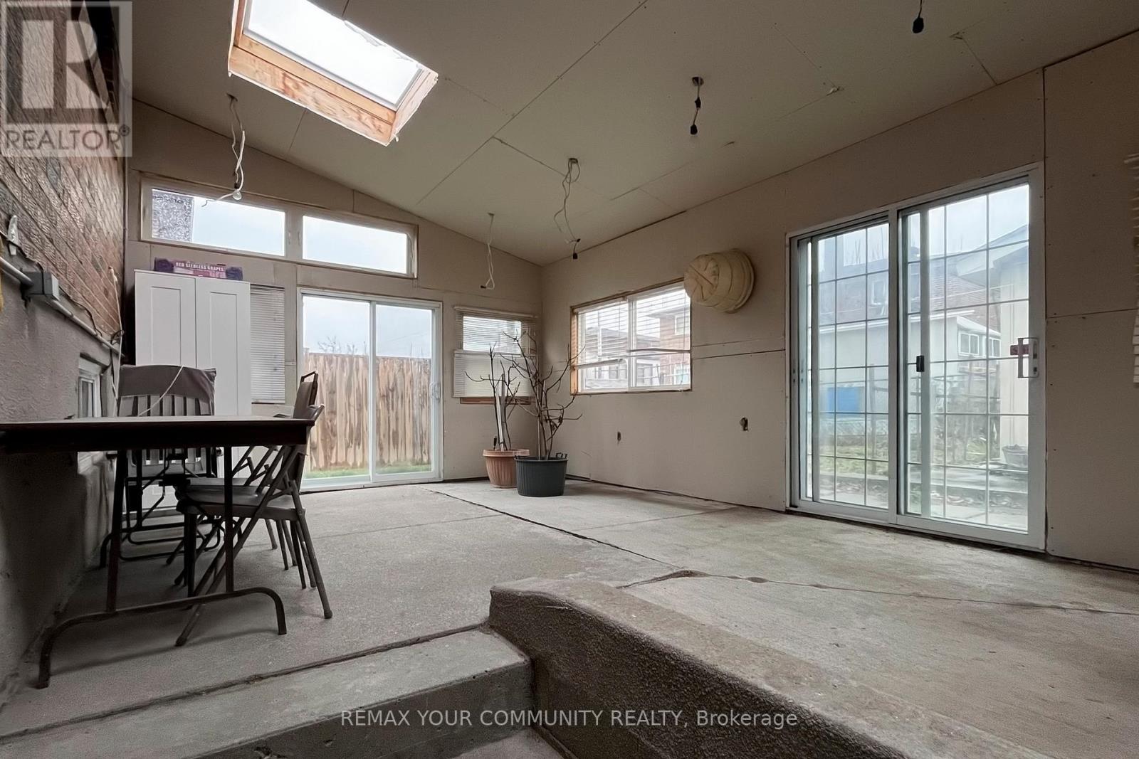 37 Marilyn Place, Vaughan, Ontario  L4L 2C2 - Photo 34 - N12796570