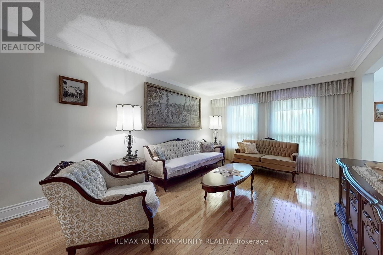 37 Marilyn Place, Vaughan, Ontario  L4L 2C2 - Photo 4 - N12796570