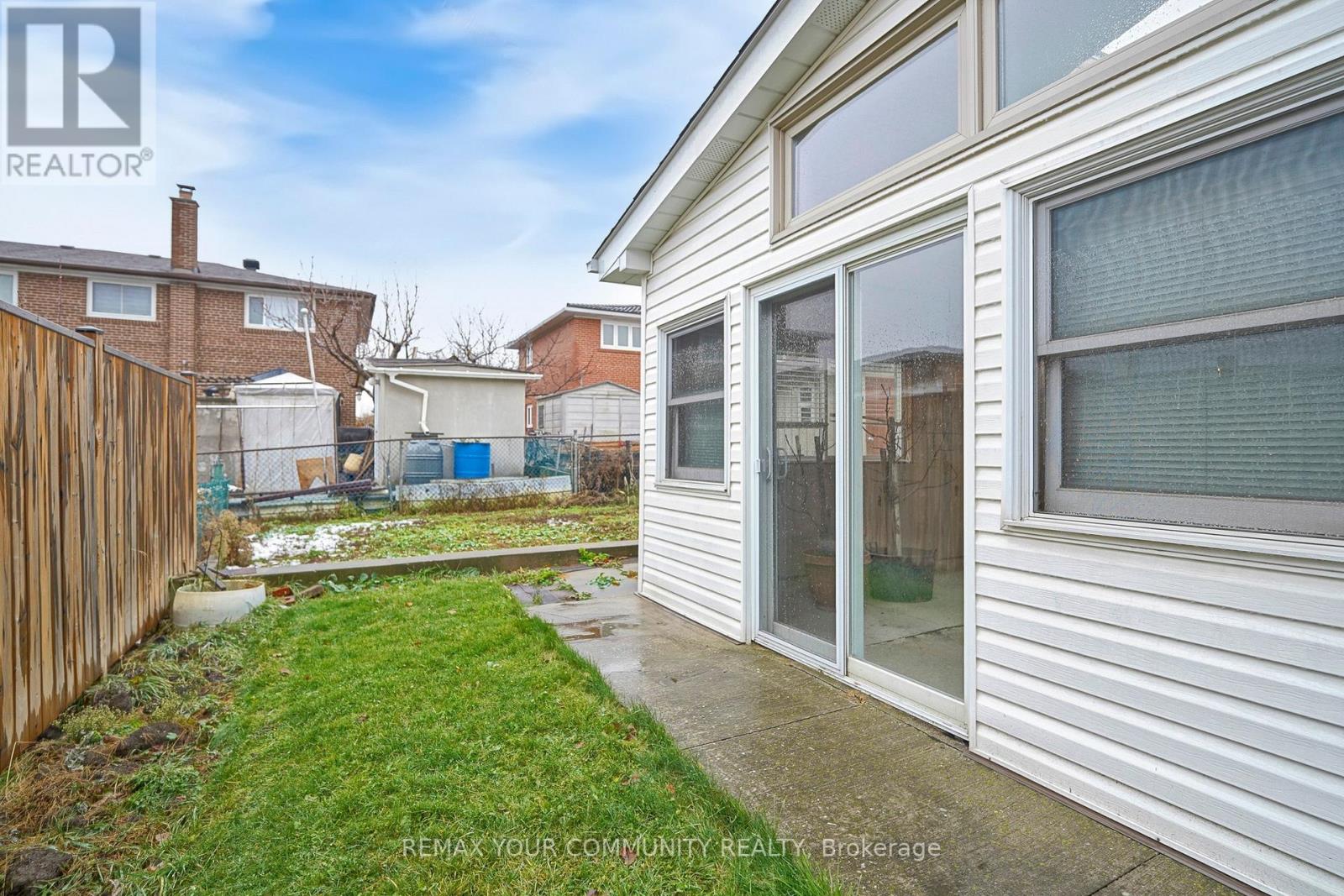 37 Marilyn Place, Vaughan (West Woodbridge), Ontario  L4L 2C2 - Photo 41 - N12796570