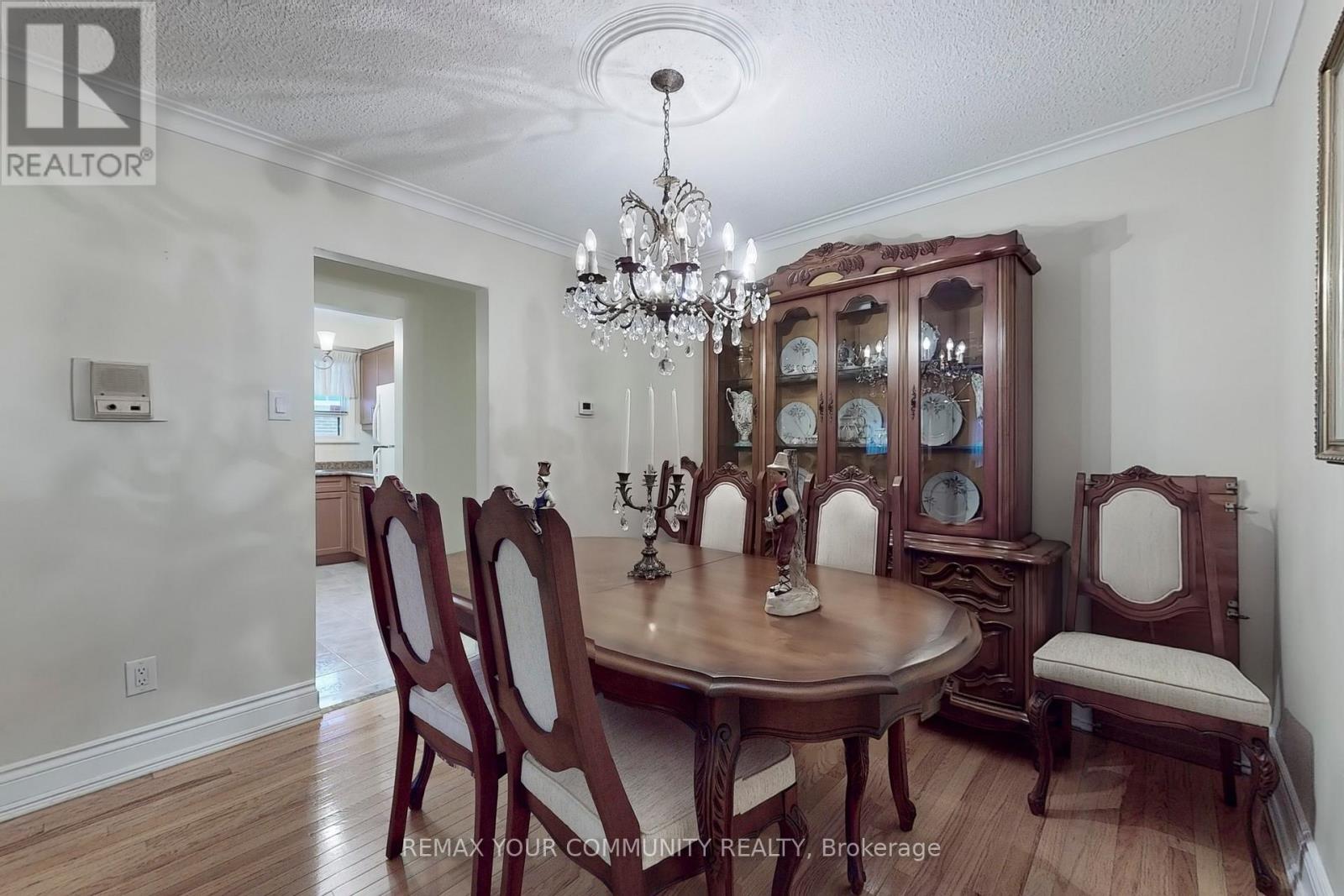 37 Marilyn Place, Vaughan, Ontario  L4L 2C2 - Photo 8 - N12796570