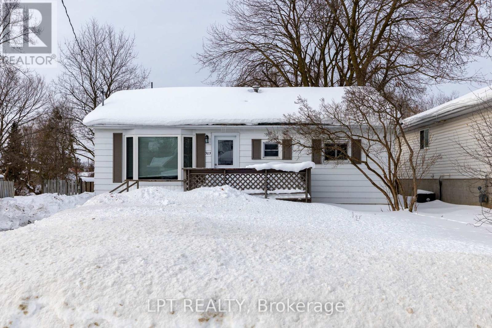 303 East Street, Orillia, Ontario  L3V 4C1 - Photo 1 - S12796476