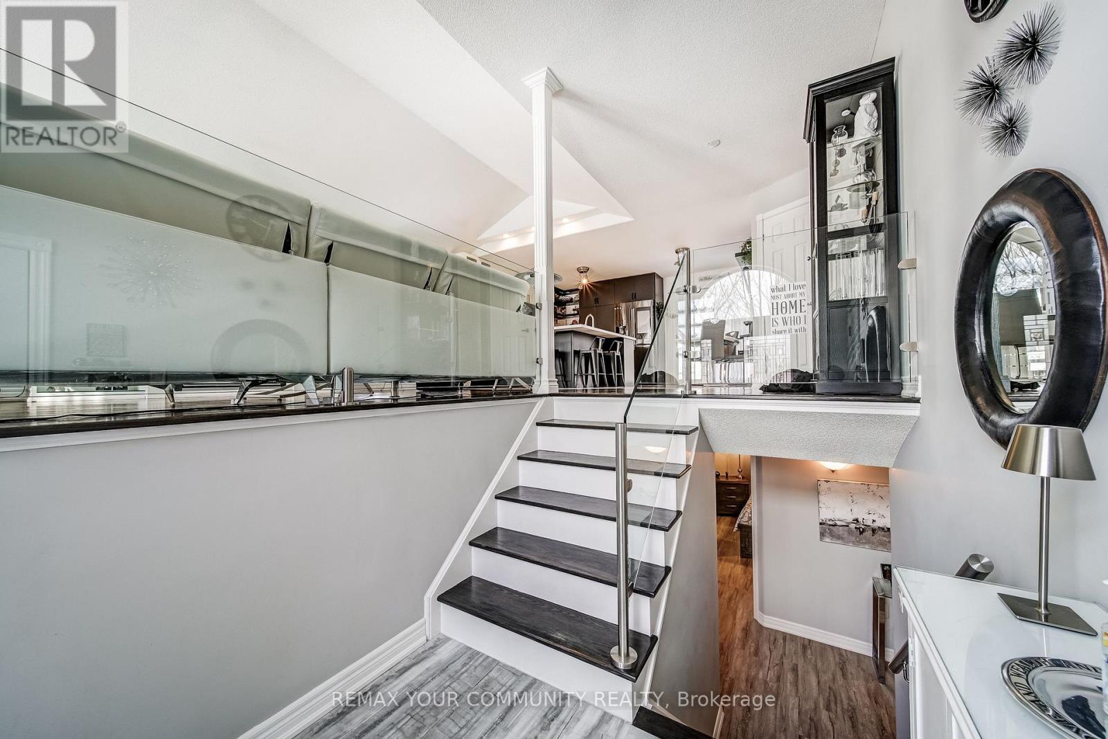 53 Highcastle Avenue, Georgina (Keswick North), Ontario  L4P 4B4 - Photo 5 - N12757890