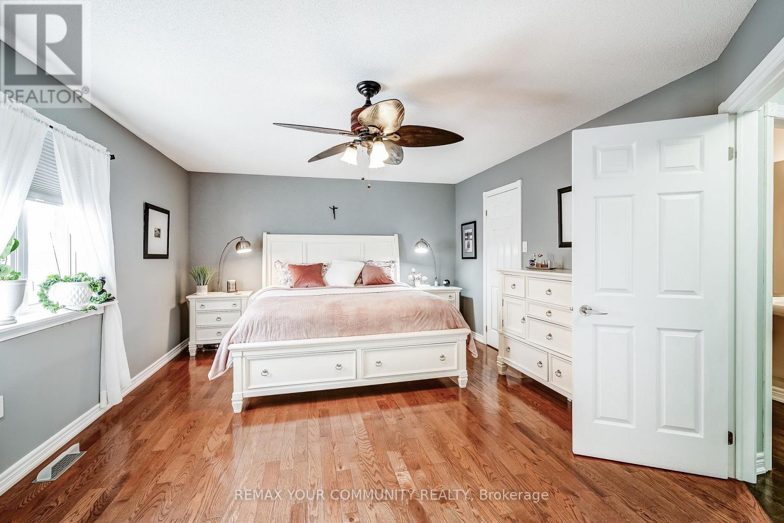 53 Highcastle Avenue, Georgina (Keswick North), Ontario  L4P 4B4 - Photo 18 - N12757890