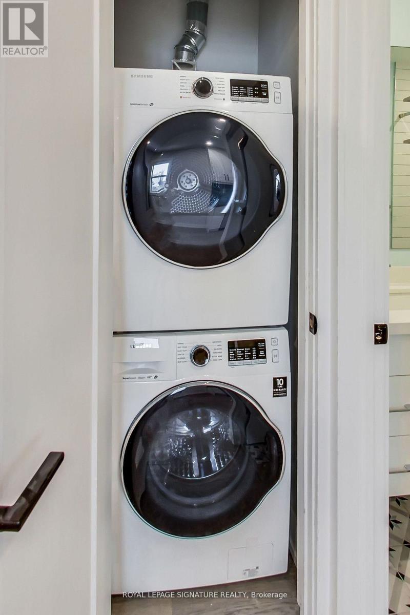 Upper - 151 Campbell Avenue, Toronto, Ontario  M6P 3V3 - Photo 6 - W12791524