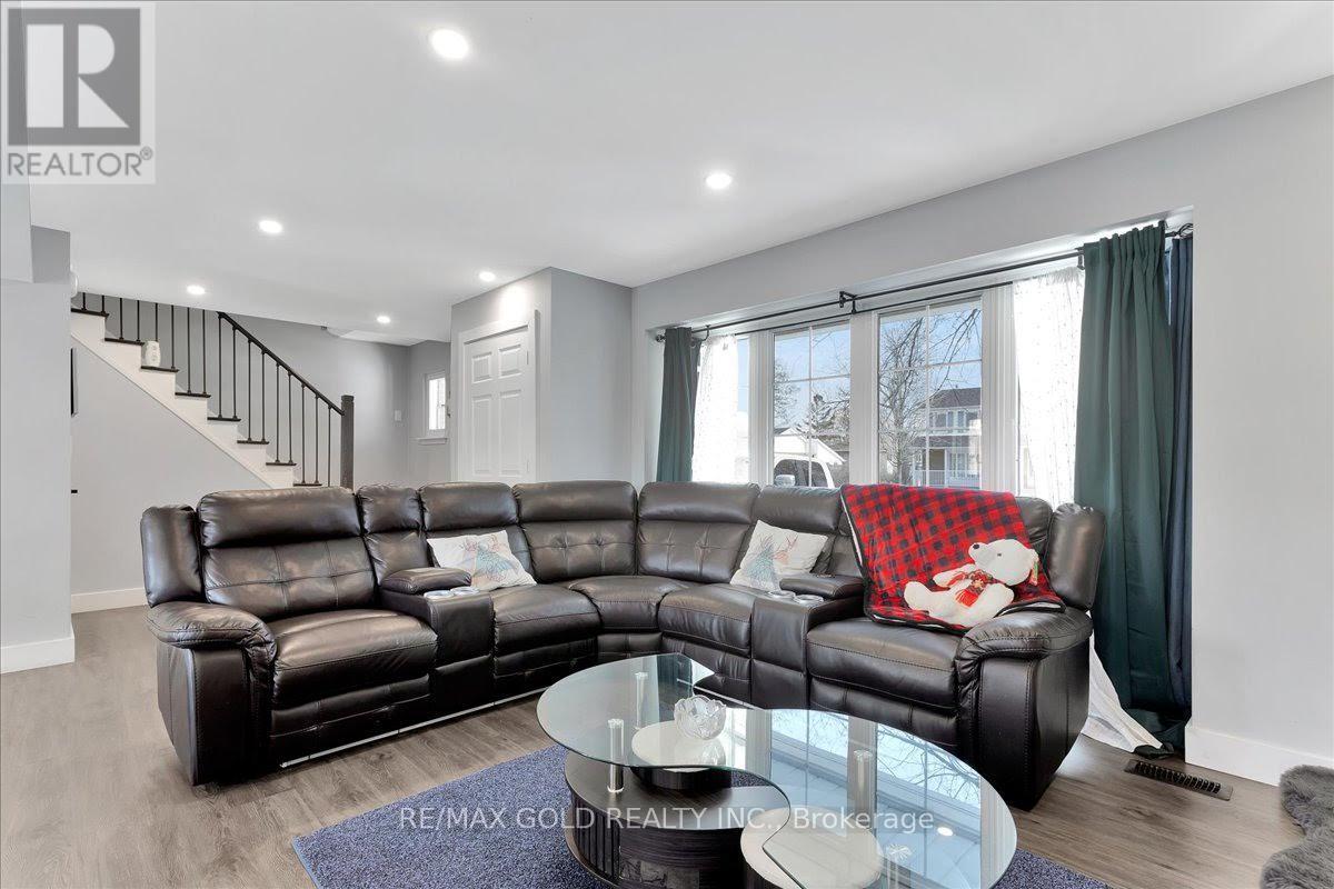 48 Aberdeen Crescent, Brampton, Ontario  L6T 2P9 - Photo 7 - W12786580