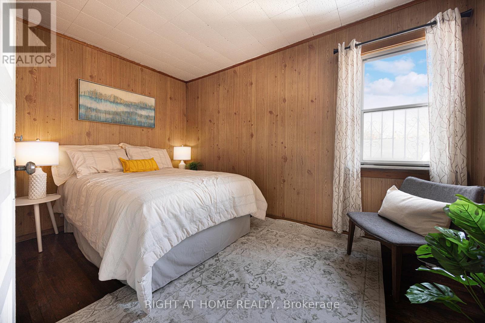 198 Lansdowne Avenue, Toronto, Ontario  M6K 2V9 - Photo 11 - W12796462