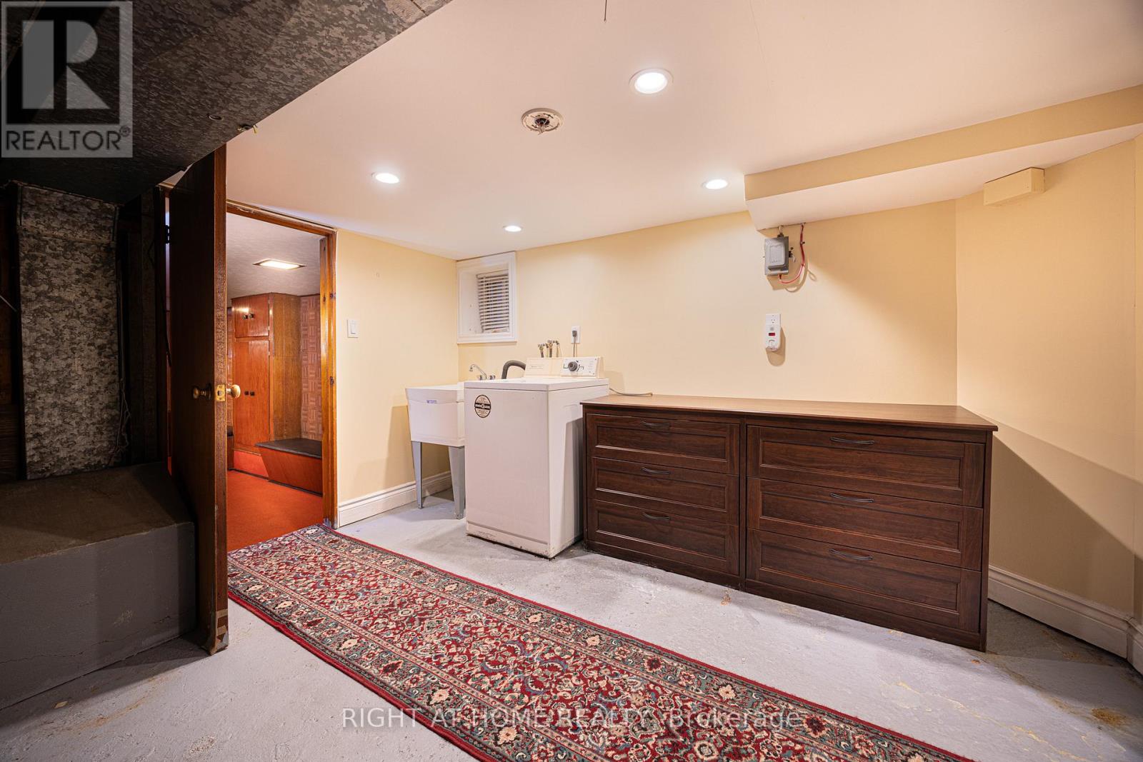 198 Lansdowne Avenue, Toronto, Ontario  M6K 2V9 - Photo 15 - W12796462