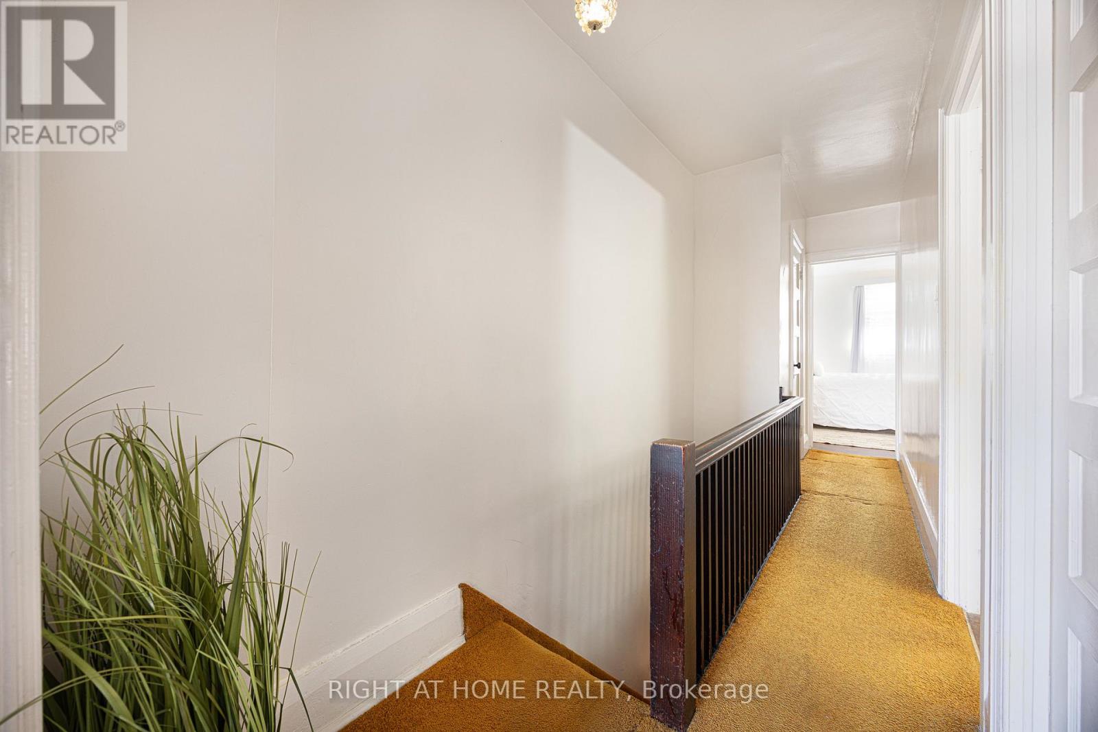 198 Lansdowne Avenue, Toronto, Ontario  M6K 2V9 - Photo 8 - W12796462