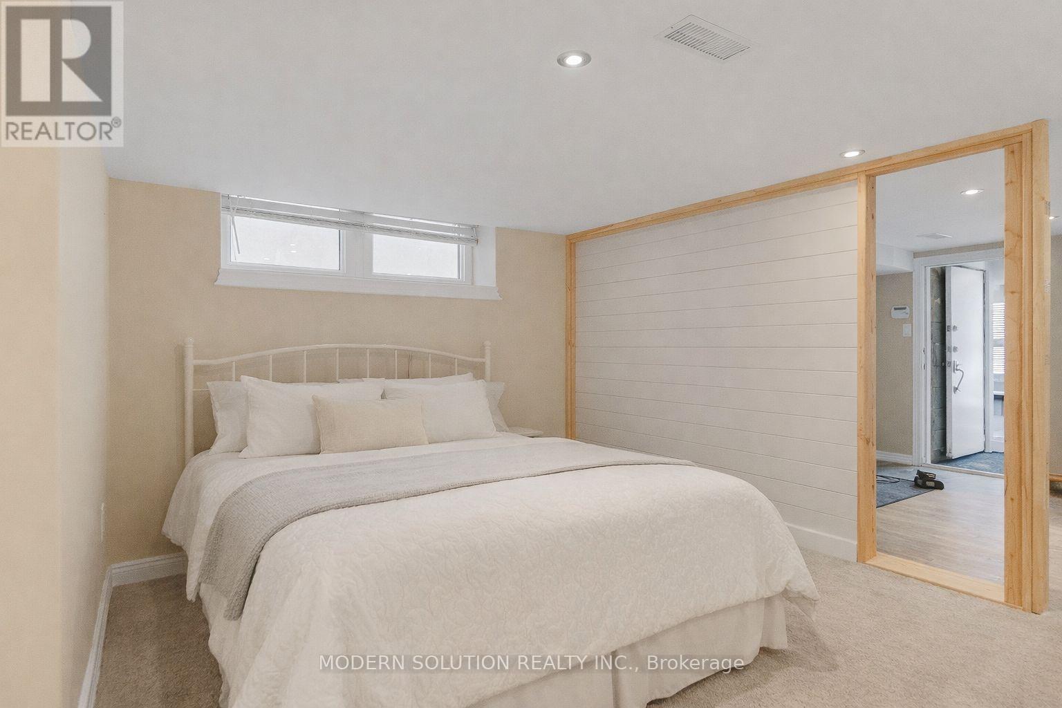 Lower - 246 Prescott Avenue, Toronto, Ontario  M6N 3H1 - Photo 12 - W12796464