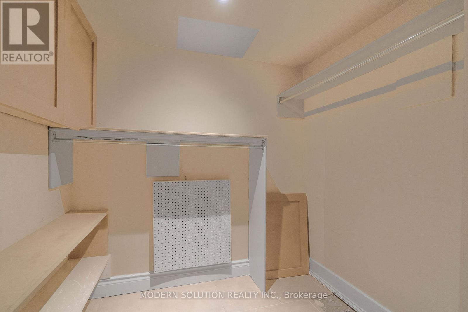 Lower - 246 Prescott Avenue, Toronto, Ontario  M6N 3H1 - Photo 6 - W12796464